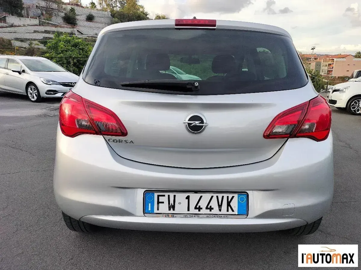 Usata Opel Corsa 71 CV (52 kW) 2019 Argento Berlina