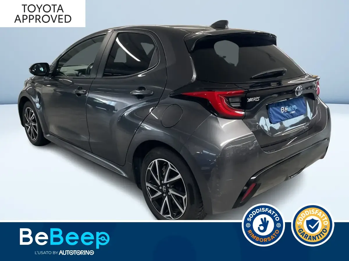 Usata Toyota Yaris Lounge 92 CV (67 kW) 2022 Grigio scuro metallizzato Utilitaria