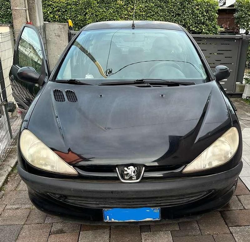 Usata Peugeot 206 60 CV (44 kW) 2002 Nero Berlina