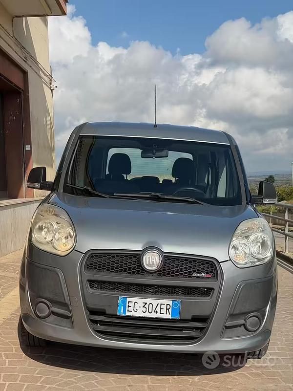 Usata Fiat Doblò Dynamic 105 CV (77 kW) 2010 Grigio Monovolume