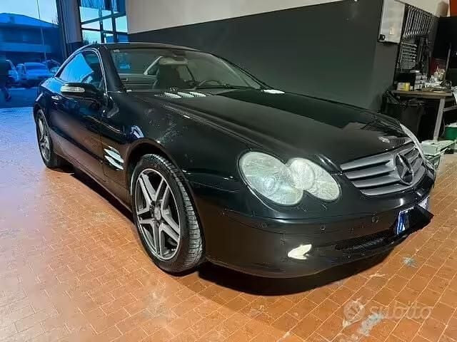 Usata Mercedes SL350 245 CV (180 kW) 2005 Nero Cabrio