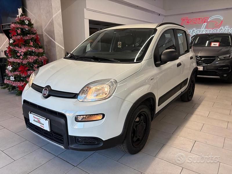 Usata Fiat Panda 4x4 S 86 CV (63 kW) 2019 Bianco Utilitaria