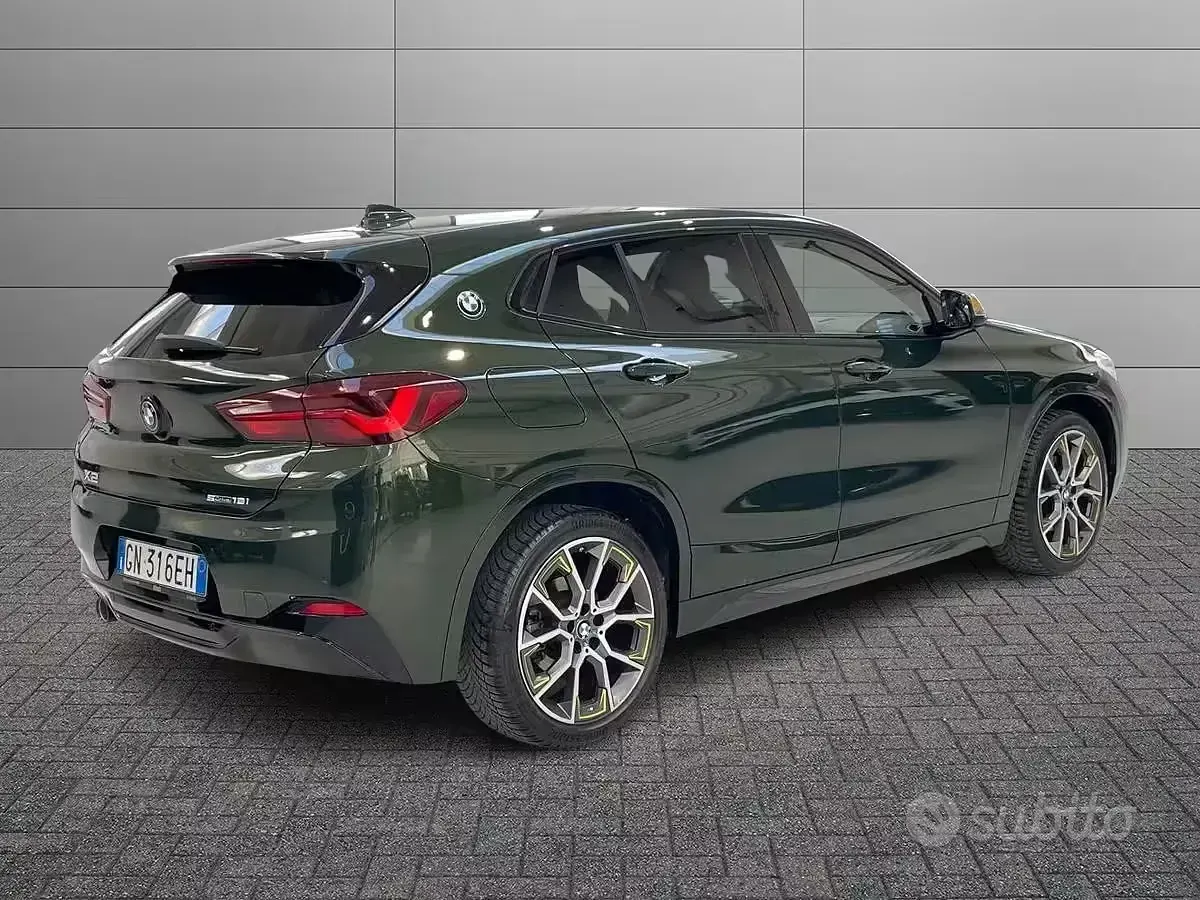 Begagnad BMW X2 Comfort Edition 136 HK (100 kW) 2023 Svart SUV