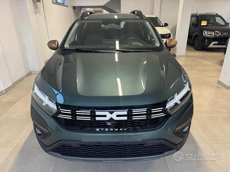 Nuova Dacia Sandero Extreme 101 CV (74 kW) 2025 Verde Utilitaria