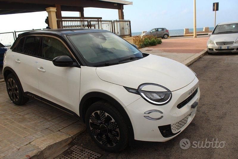 Nuova Fiat 600 La Prima 110 CV (80 kW) 2025 Bianco SUV