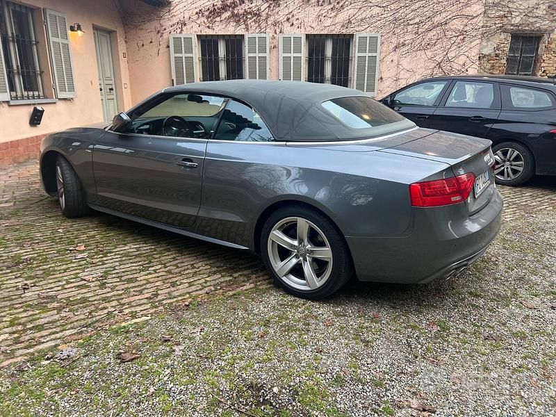 Usata Audi A5 Cabriolet 190 CV (139 kW) 2014 Grigio Cabrio