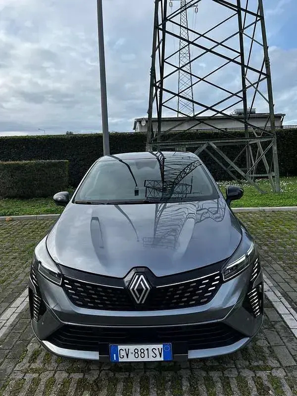 Usata Renault Clio V Techno 101 CV (74 kW) 2024 Blu Berlina
