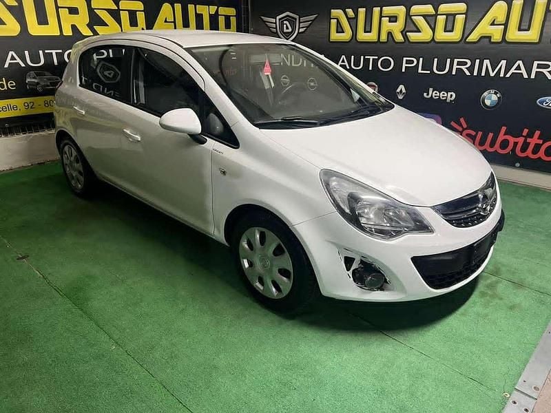 Bianco Usata 2015 Opel Corsa Tre volumi | 5500 € (Buon prezzo) - Immagine 1/4