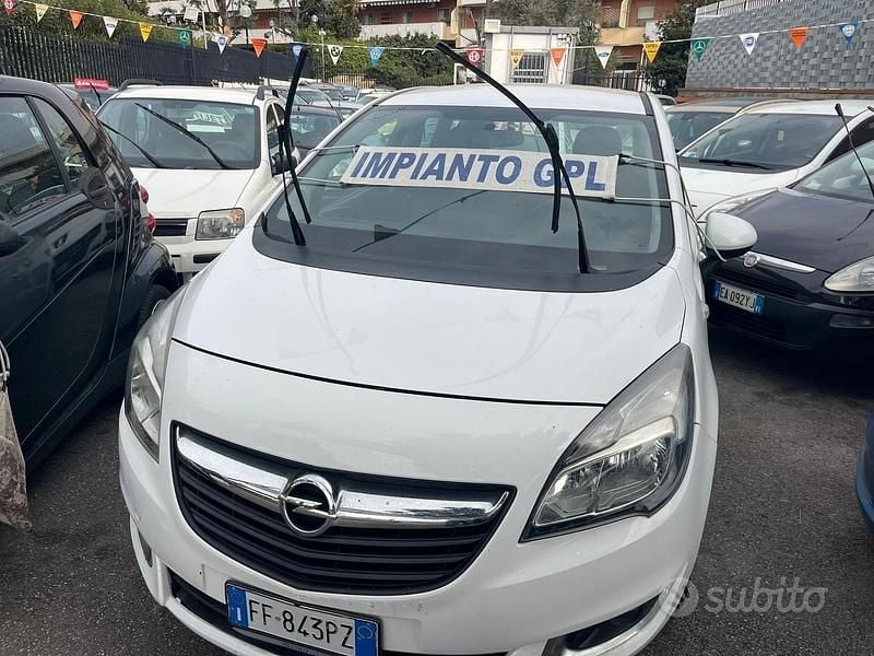 Usata Opel Meriva 120 CV (88 kW) 2016 Bianco Monovolume