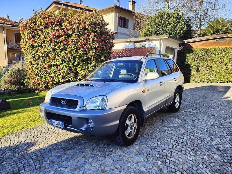 Usata Hyundai Santa Fe 113 CV (83 kW) 2001 Grigio SUV