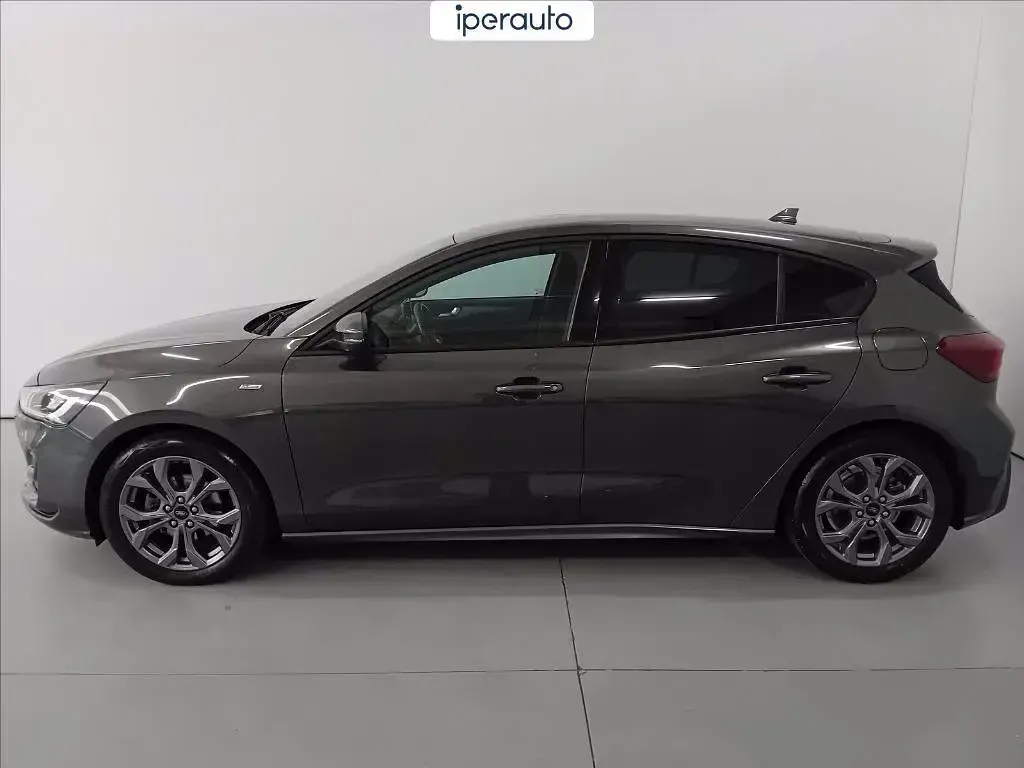 Occasion Ford Focus ST-Line 125 PK (91 kW) 2022 Grijs Sedan