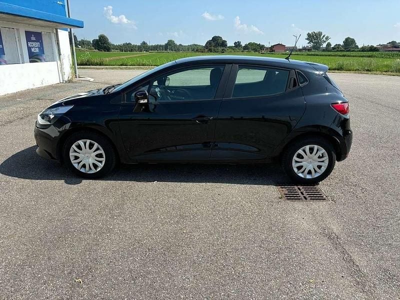 Usata 2014 Renault Clio IV Tre volumi | 7000 € (Ottimo prezzo) - Immagine 1/4