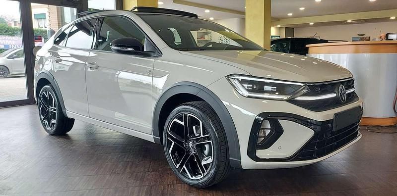 Ascot gray e tetto/specc neri Usata 2024 VW Taigo R-line SUV | 26.580 € (Molto cara) - Immagine 1/4