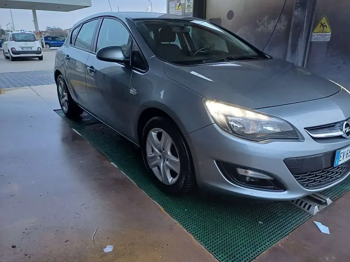 Usata Opel Astra Cosmo 110 CV (80 kW) 2015 Other Berlina