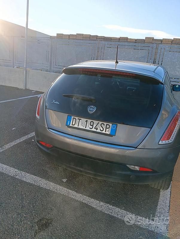 Usata Lancia Delta 120 CV (88 kW) 2012 Utilitaria
