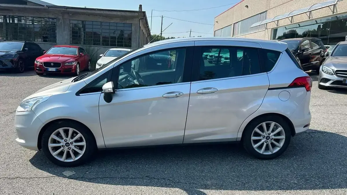 Usata Ford B-MAX Titanium 101 CV (74 kW) 2015 Grigio Monovolume