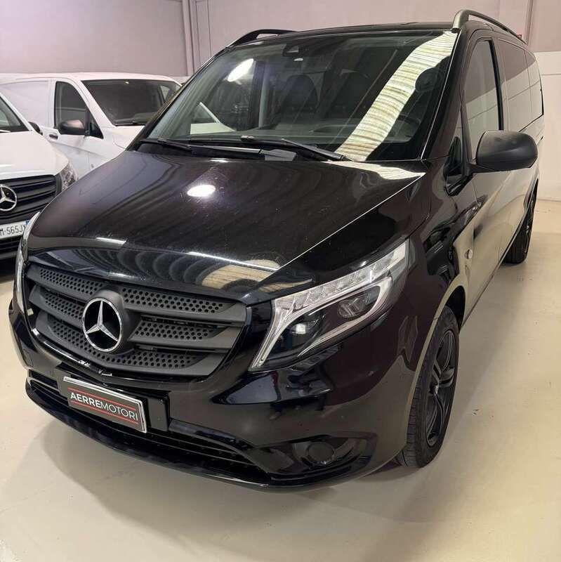 Nero ossidiana Usata 2018 Mercedes Vito Furgone | 25.000 € (Buon prezzo) - Immagine 1/4