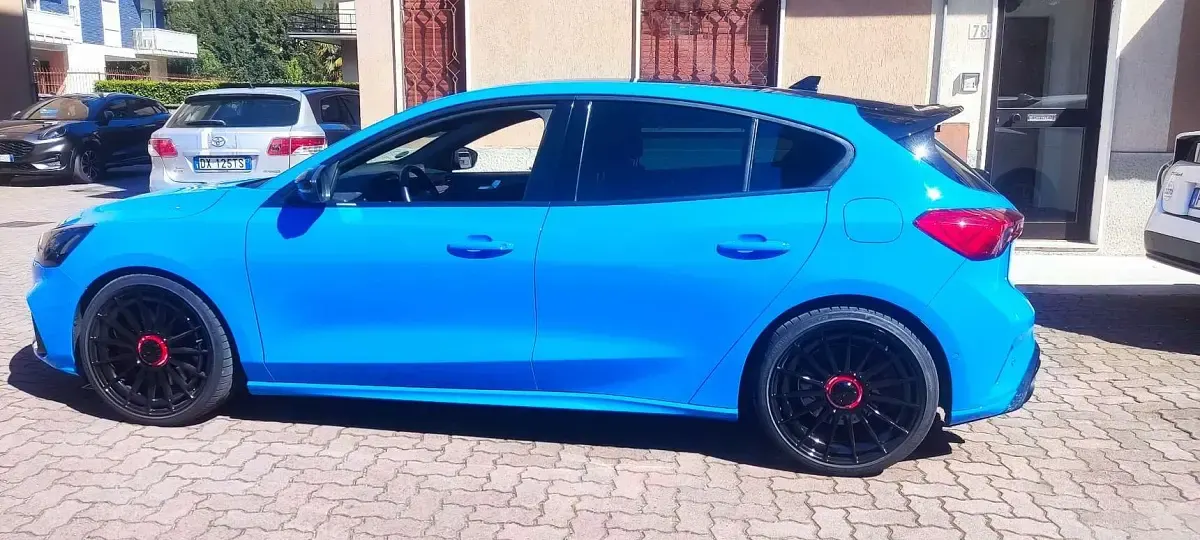 Usata Ford Focus ST 280 CV (205 kW) 2020 Blu/azzurro Berlina