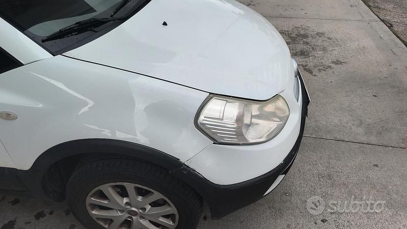 Usata Fiat Sedici 120 CV (88 kW) 2011 Bianco SUV