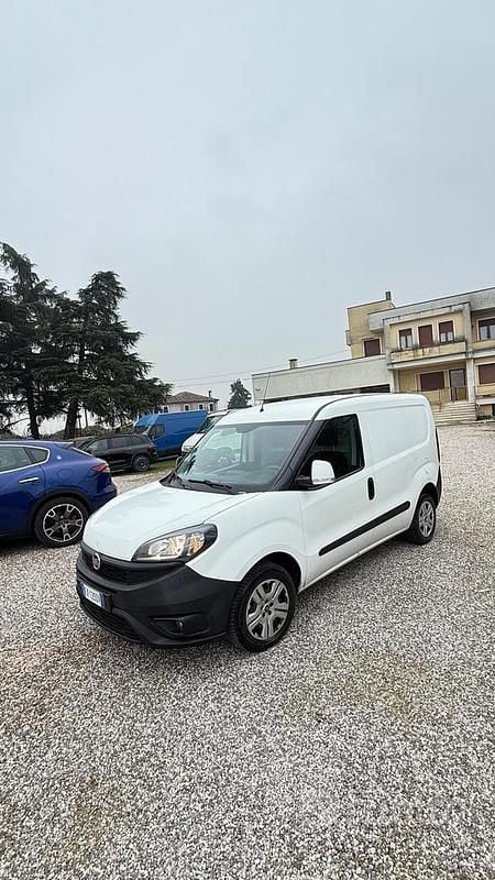 Usata Fiat Doblò 95 CV (69 kW) 2019 Bianco Monovolume