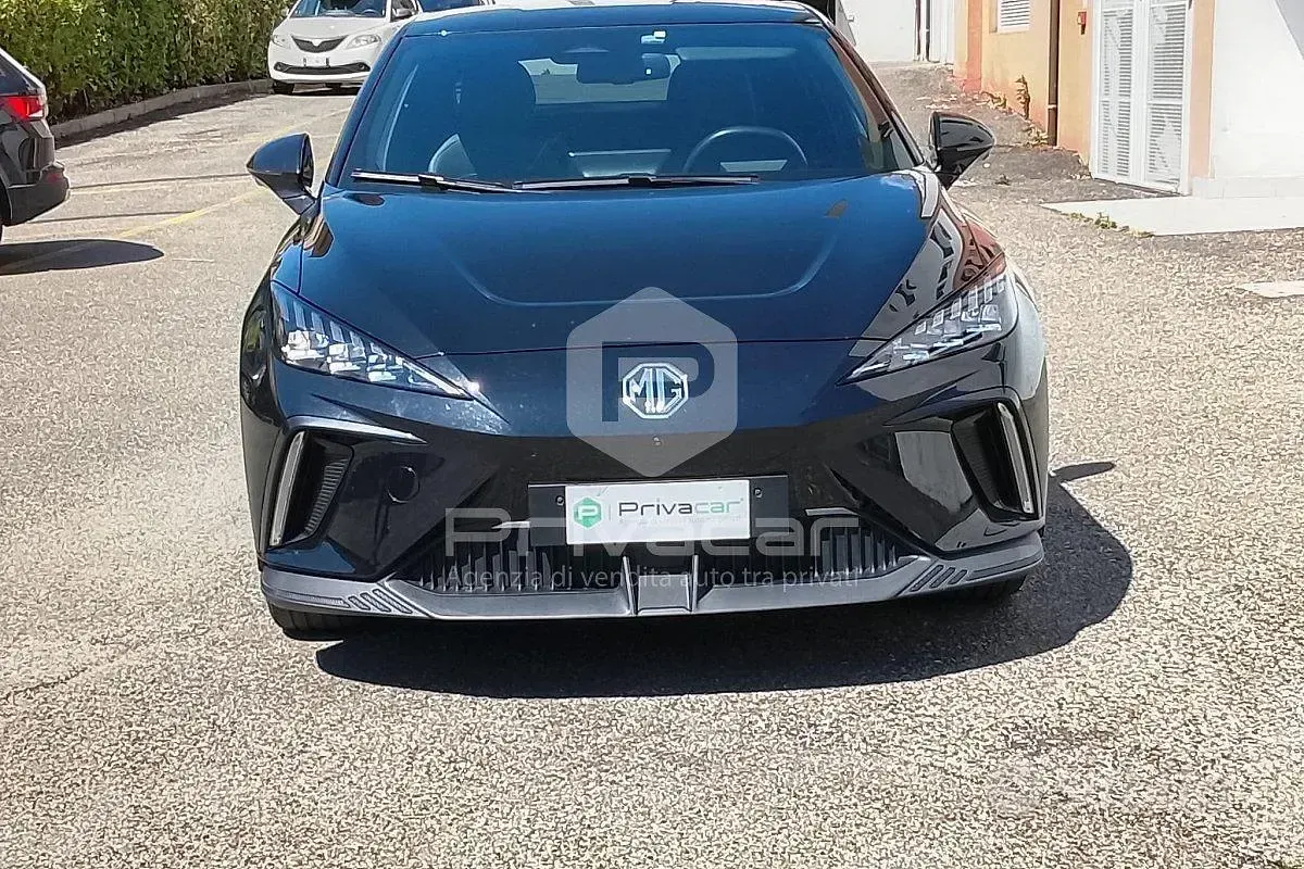 Usata MG MG4 EV Luxury 67 kW (92 CV) 2023 Nero Utilitaria