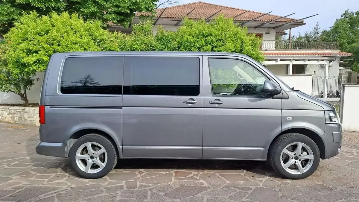 Usata VW T5 Highline 180 CV (132 kW) 2012 Grigio Furgone