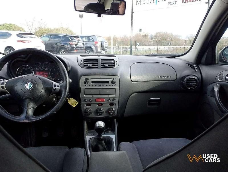 Usata Alfa Romeo 147 Distinctive 120 CV (88 kW) 2009 Nero Utilitaria