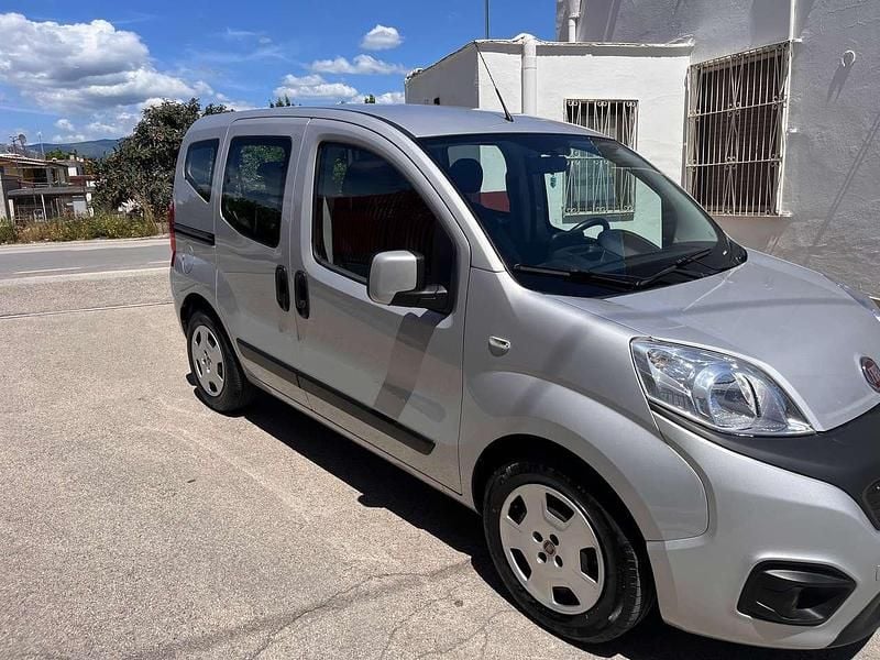 Usata Fiat Qubo Trekking 95 CV (69 kW) 2022 Grigio Monovolume