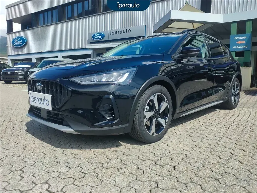 Usata Ford Focus Active 120 CV (88 kW) 2022 Nero SUV