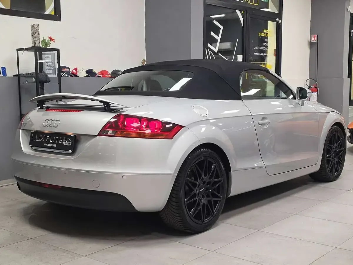 Usata Audi TT Roadster Advanced 160 CV (117 kW) 2009 Ice silver metallic Cabrio