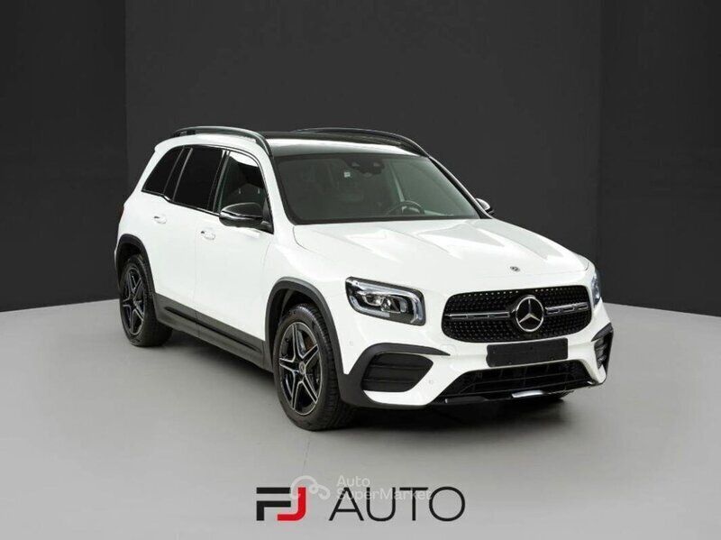 Bianco polare Usata 2021 Mercedes GLB250 AMG line SUV | 45.900 € - Immagine 1/4