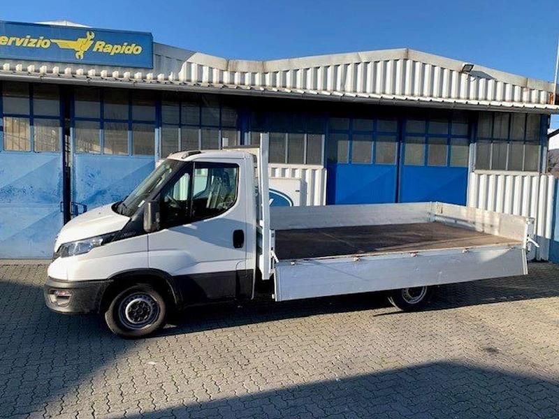 Usata Iveco Daily 140 CV (102 kW) 2022 Bianco Furgone