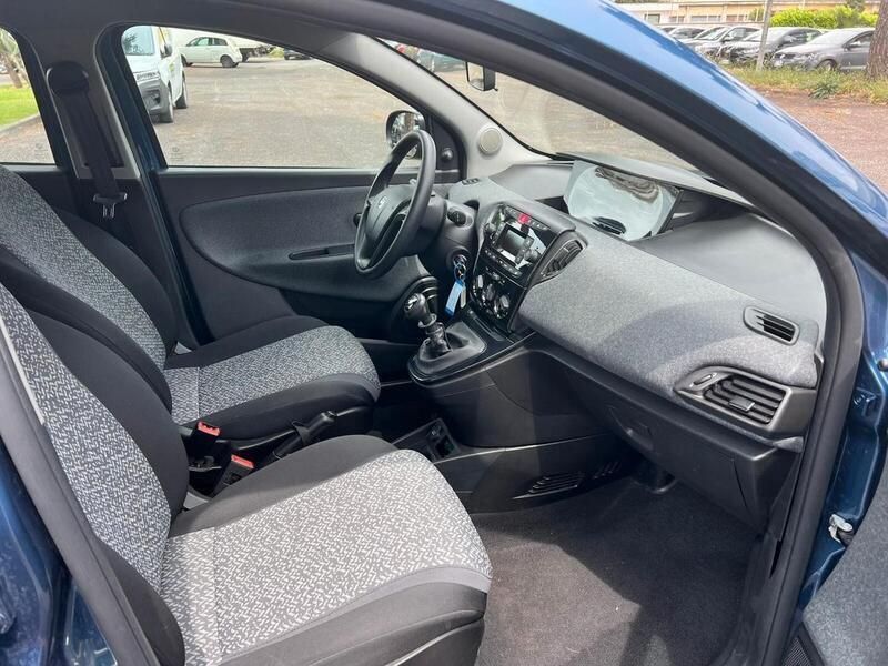Usata Lancia Ypsilon Silver 69 CV (50 kW) 2022 Blu Utilitaria