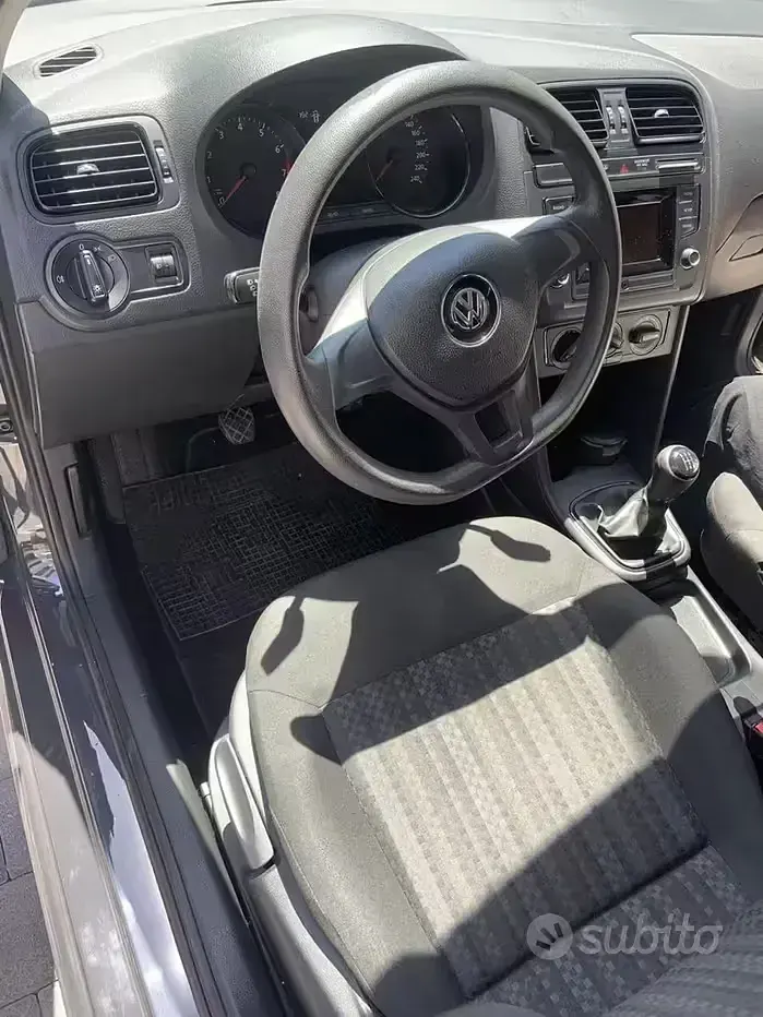 Usata VW Polo 60 CV (44 kW) 2016 Grigio Utilitaria