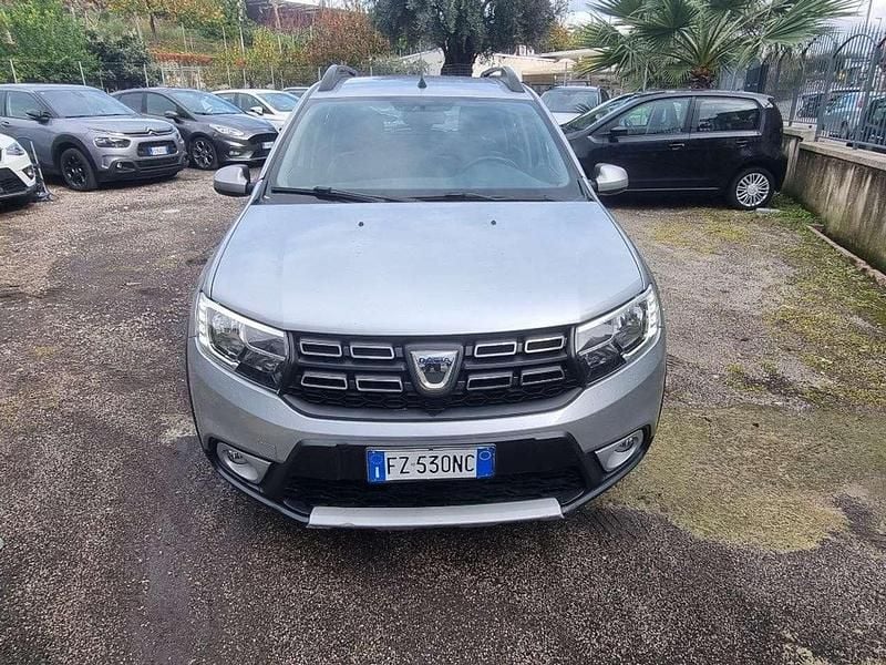 Usata Dacia Sandero Stepway 95 CV (69 kW) 2020 Argento Berlina