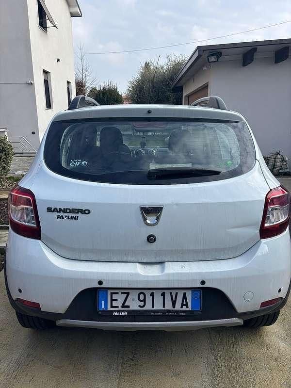 Brugt Dacia Sandero Stepway 90 HK (66 kW) 2015 Hvid Sedan