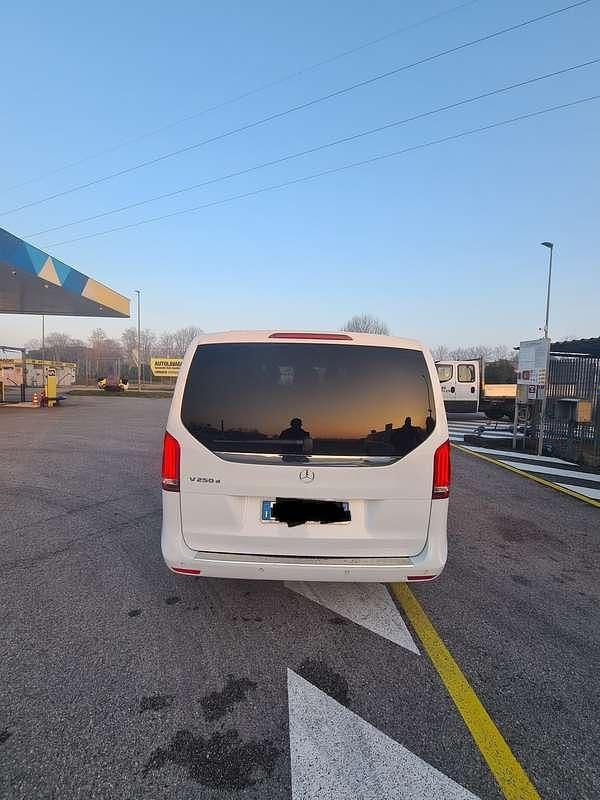 Usata Mercedes V250 Business 190 CV (139 kW) 2020 Bianco Monovolume