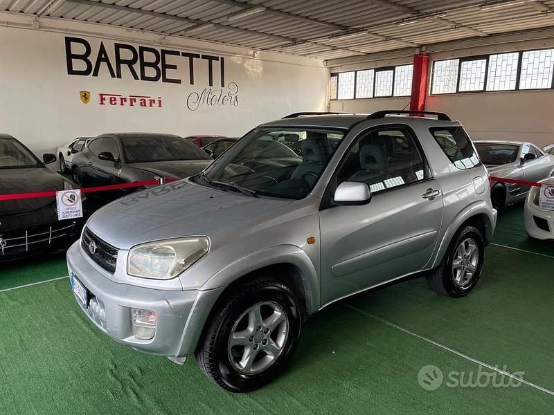 Argento Usata 2003 Toyota RAV4 SUV | 3999 € (Molto cara) - Immagine 1/4