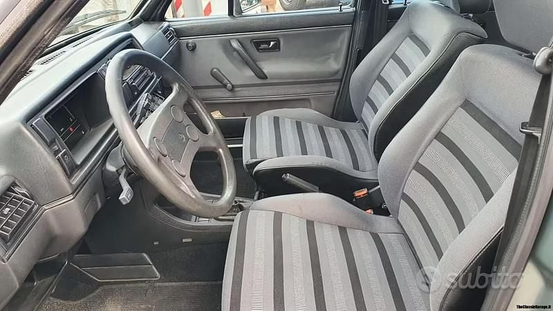 Begagnad VW Golf II GTI 110 HK (80 kW) 1988 Grön Halvkombi