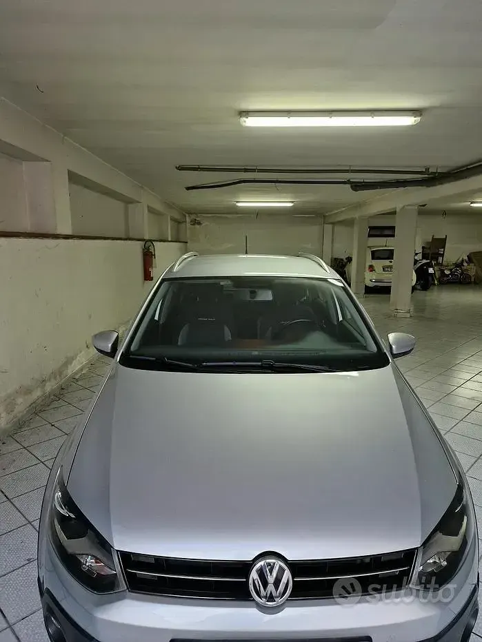 Usata VW Polo Cross 90 CV (66 kW) 2015 Grigio Utilitaria
