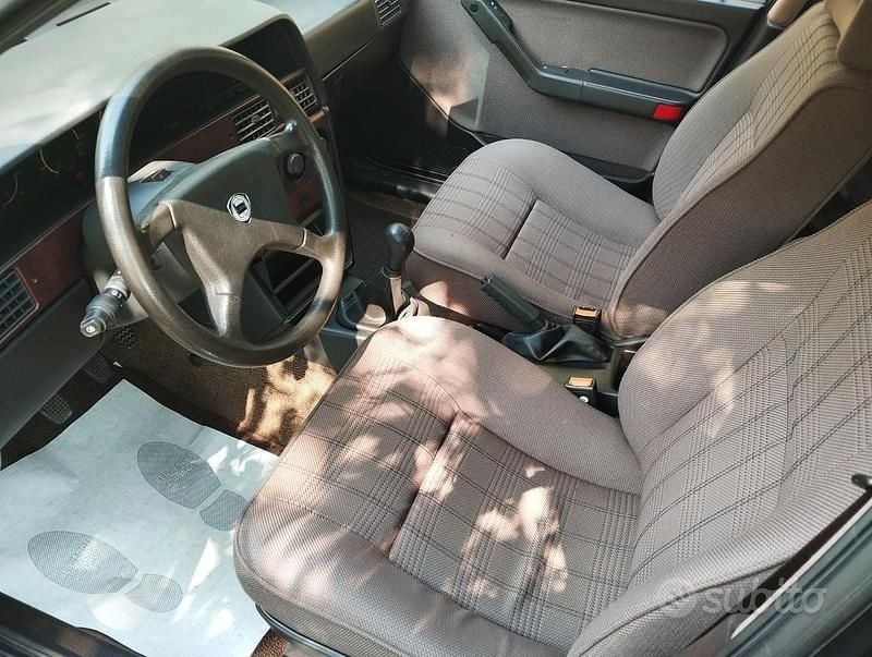 Usata Lancia Dedra 117 CV (86 kW) 1989 Berlina