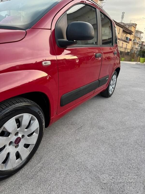 Usata Fiat Panda 69 CV (50 kW) 2012 Rosso Utilitaria