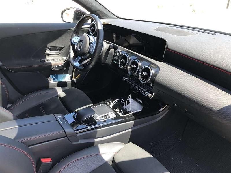 Usata Mercedes A180 Premium 116 CV (85 kW) 2019 Argento Berlina