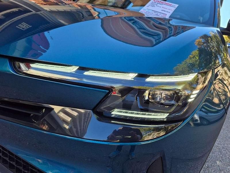 Nuova Alfa Romeo Junior 136 CV (100 kW) 2025 Blu navigli metallizzato SUV