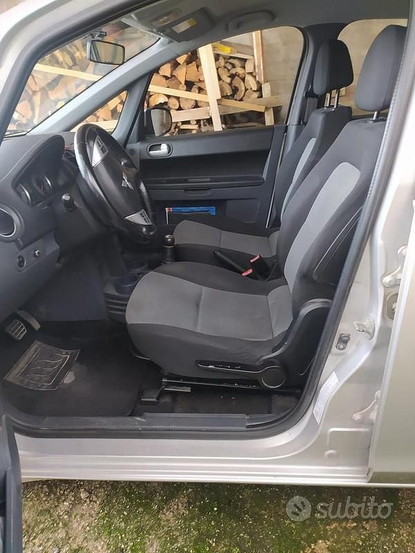 Usata Mitsubishi Colt 95 CV (69 kW) 2010 Utilitaria