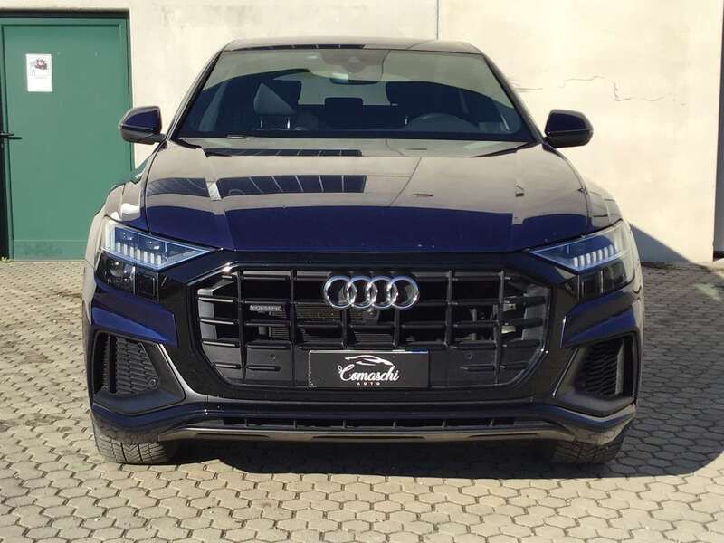 Usata Audi Q8 S-Line 286 CV (210 kW) 2019 Blu/azzurro SUV