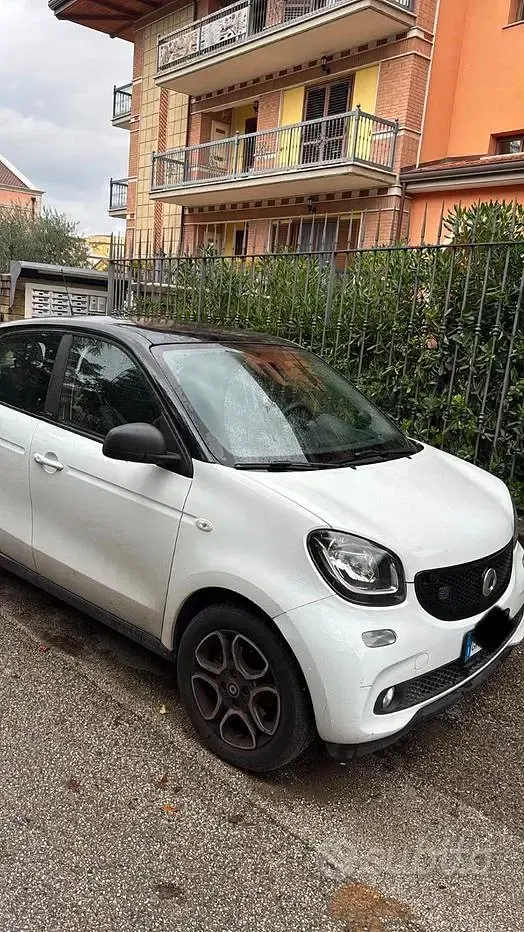 Usata Smart ForFour Electric Drive 41 kW (56 CV) 2018 Bianco Utilitaria