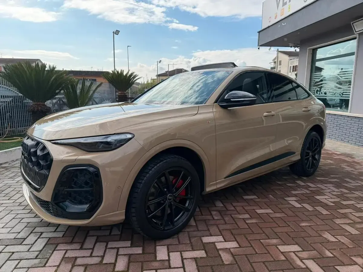 Nuova Audi Q5 Sportback S-Line 203 CV (149 kW) 2026 Beige SUV