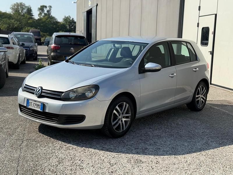Usata VW Golf VI Comfortline 101 CV (74 kW) 2009 Grigio Utilitaria