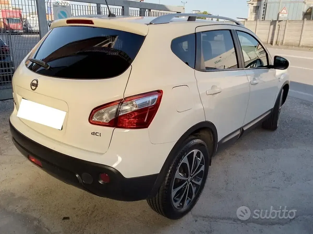 Usata Nissan Qashqai N-TEC 150 CV (110 kW) 2012 Bianco SUV
